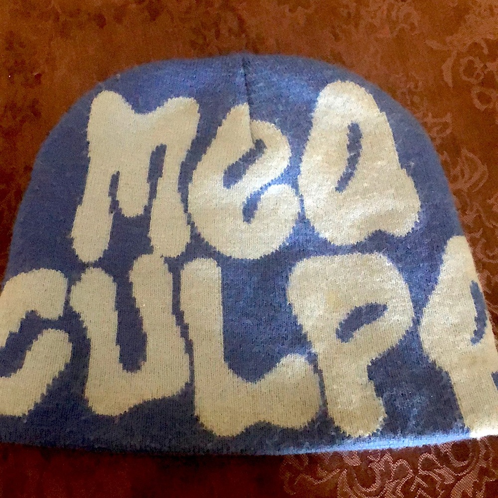 I am selling a hat. colour:blue size:medium